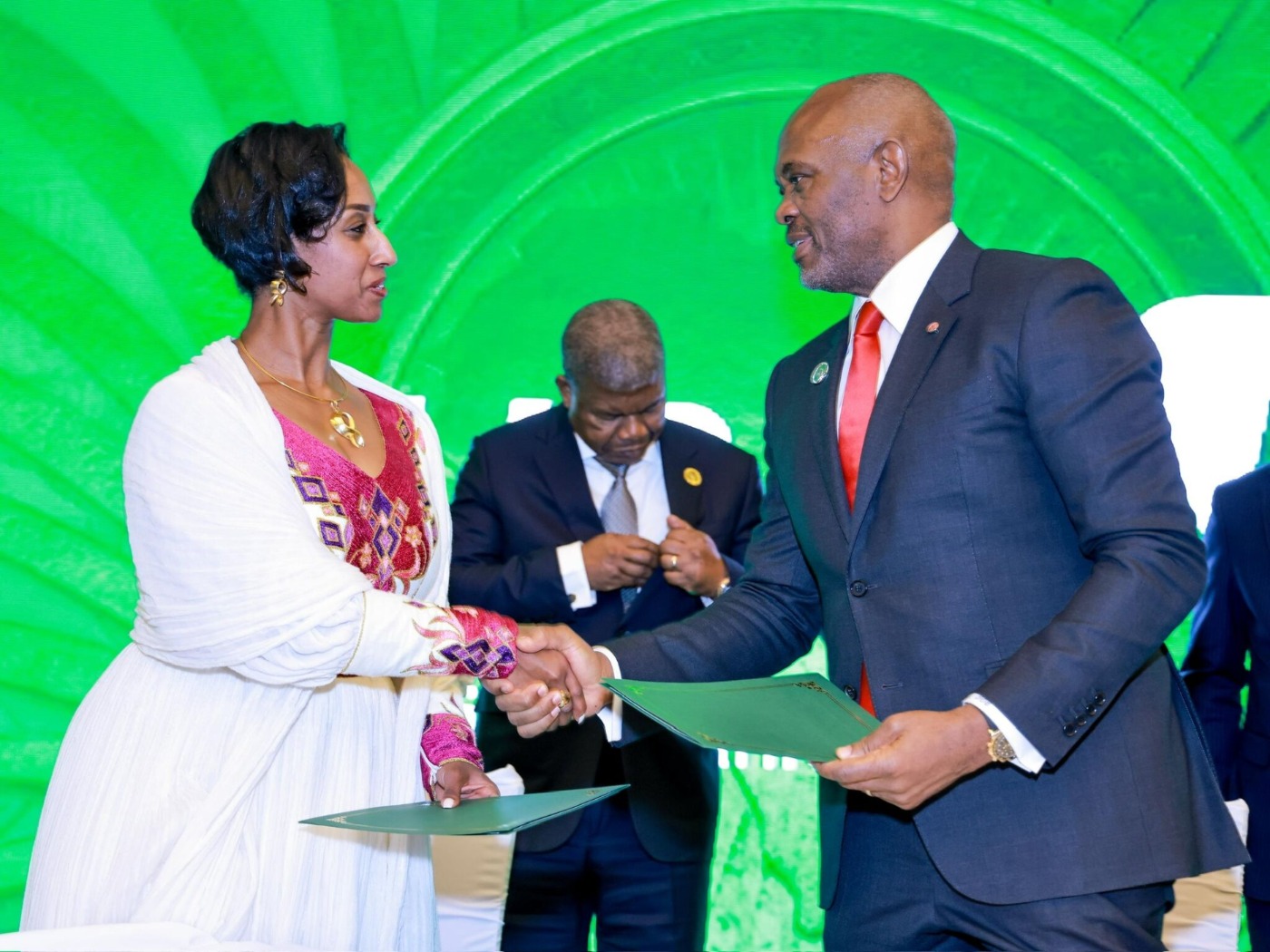 Le Groupe UBA défend la paix en Afrique avec un don historique de 500 000 $ au Fond de l’Union Africaine pour la paix